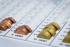 米兰体育APP-英超球队转播合同优化对中小俱乐部融资结构的推动，英超转播收入分配方案