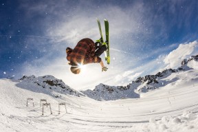 米兰体育网页版登录-CBA球队重视球迷文化增强主场氛围，cba球队的商业价值